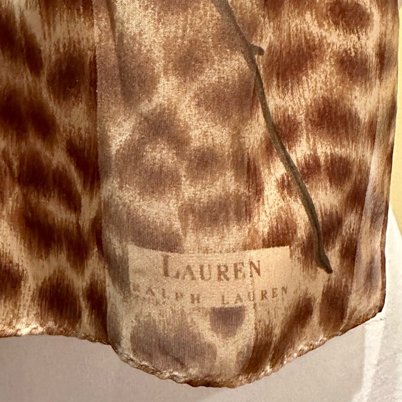🌟HP🌟VTG Lauren Ralph Lauren Silk Chiffon & Satin Animal Print & Red Rose Scarf - Picture 4 of 6